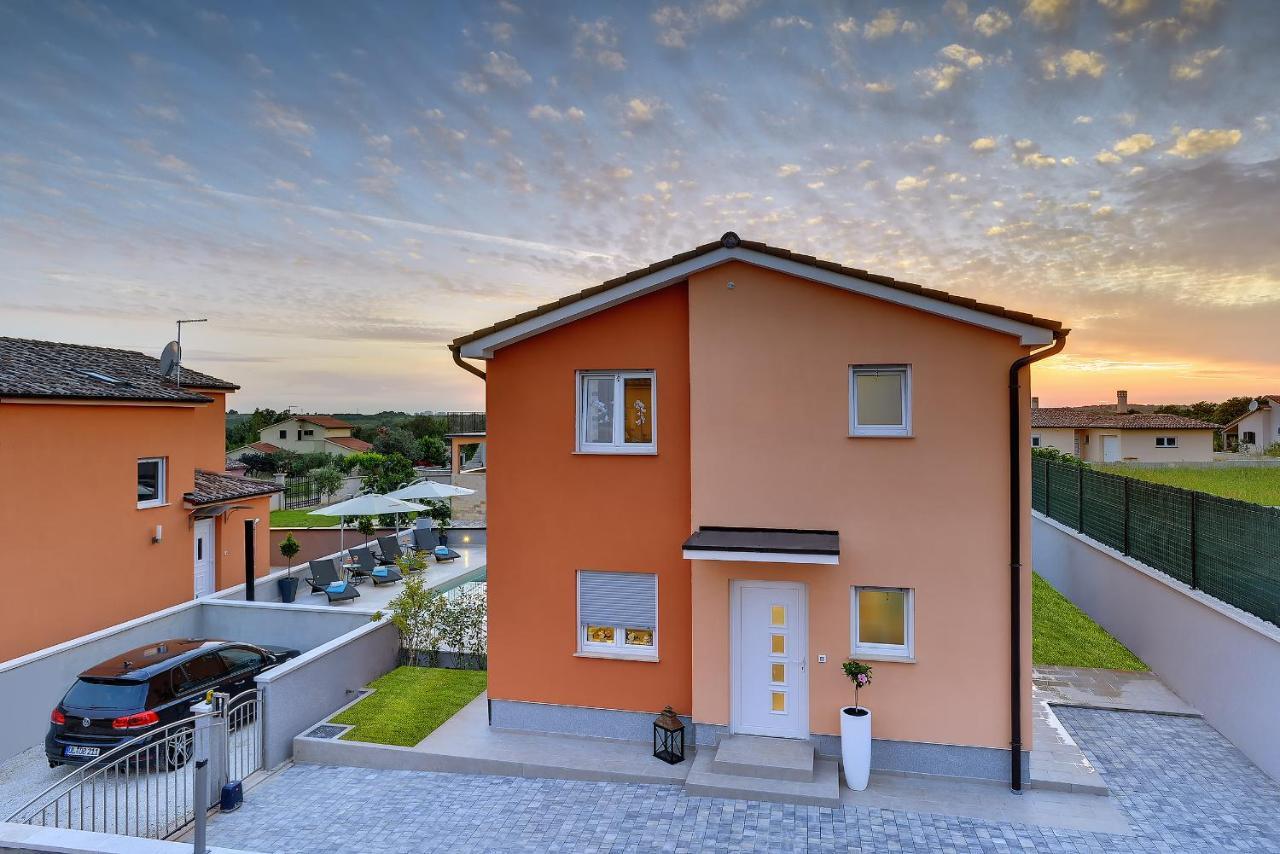 House Vedrana, Jadreski