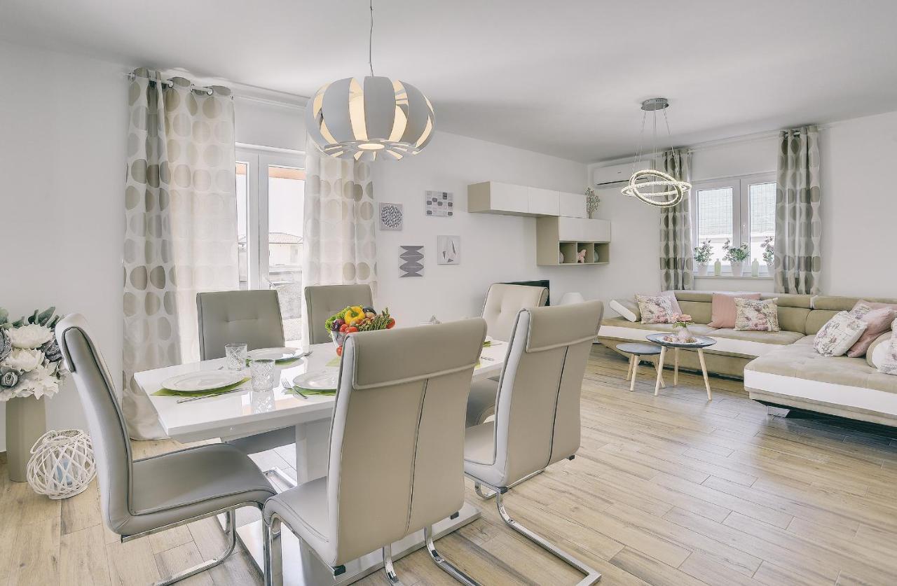 House Vedrana, Jadreski Holiday home *