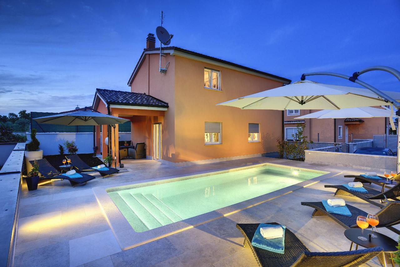 House Vedrana, Jadreski Holiday home *